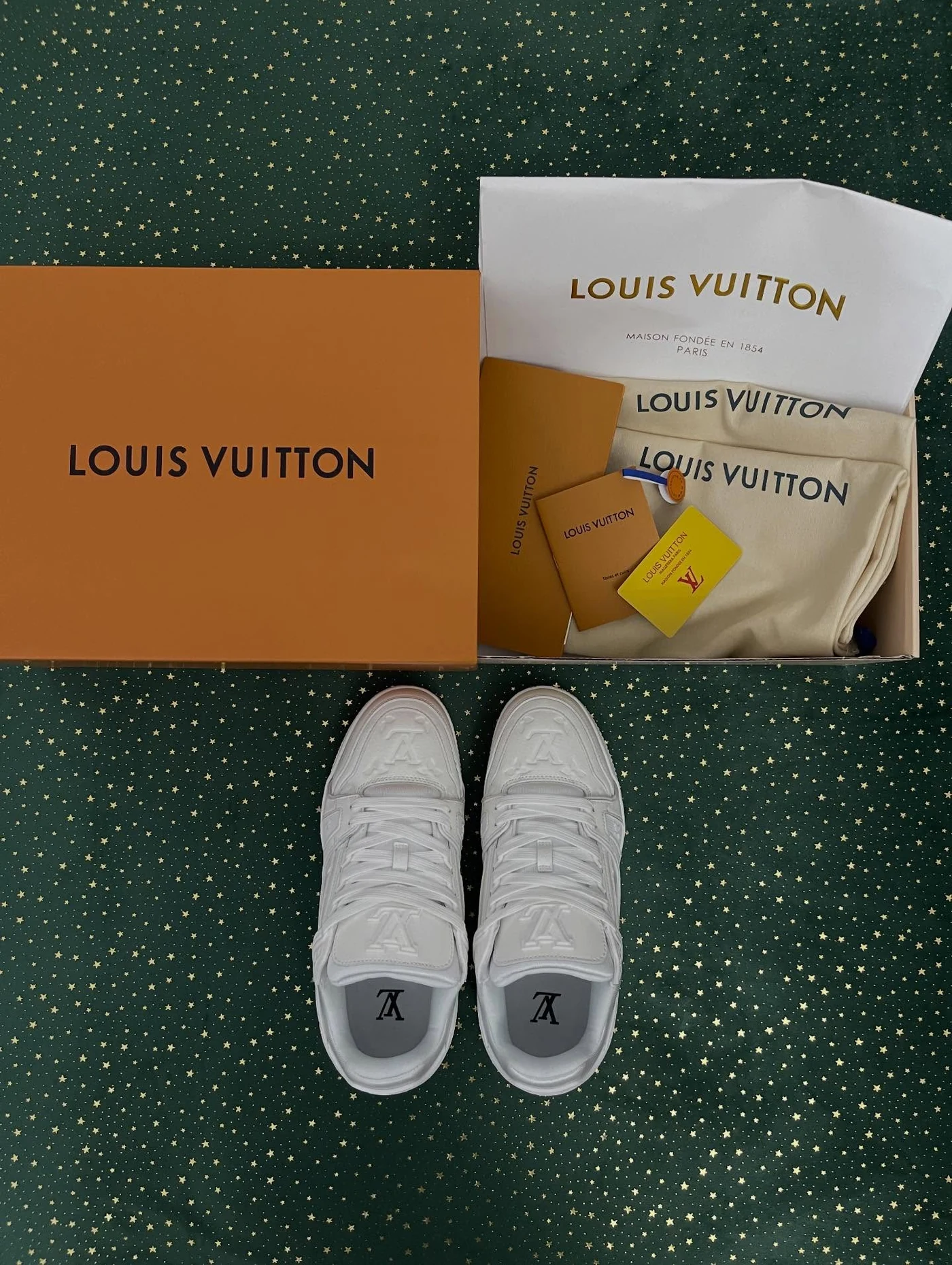 LV Trainer White, imaginea 13