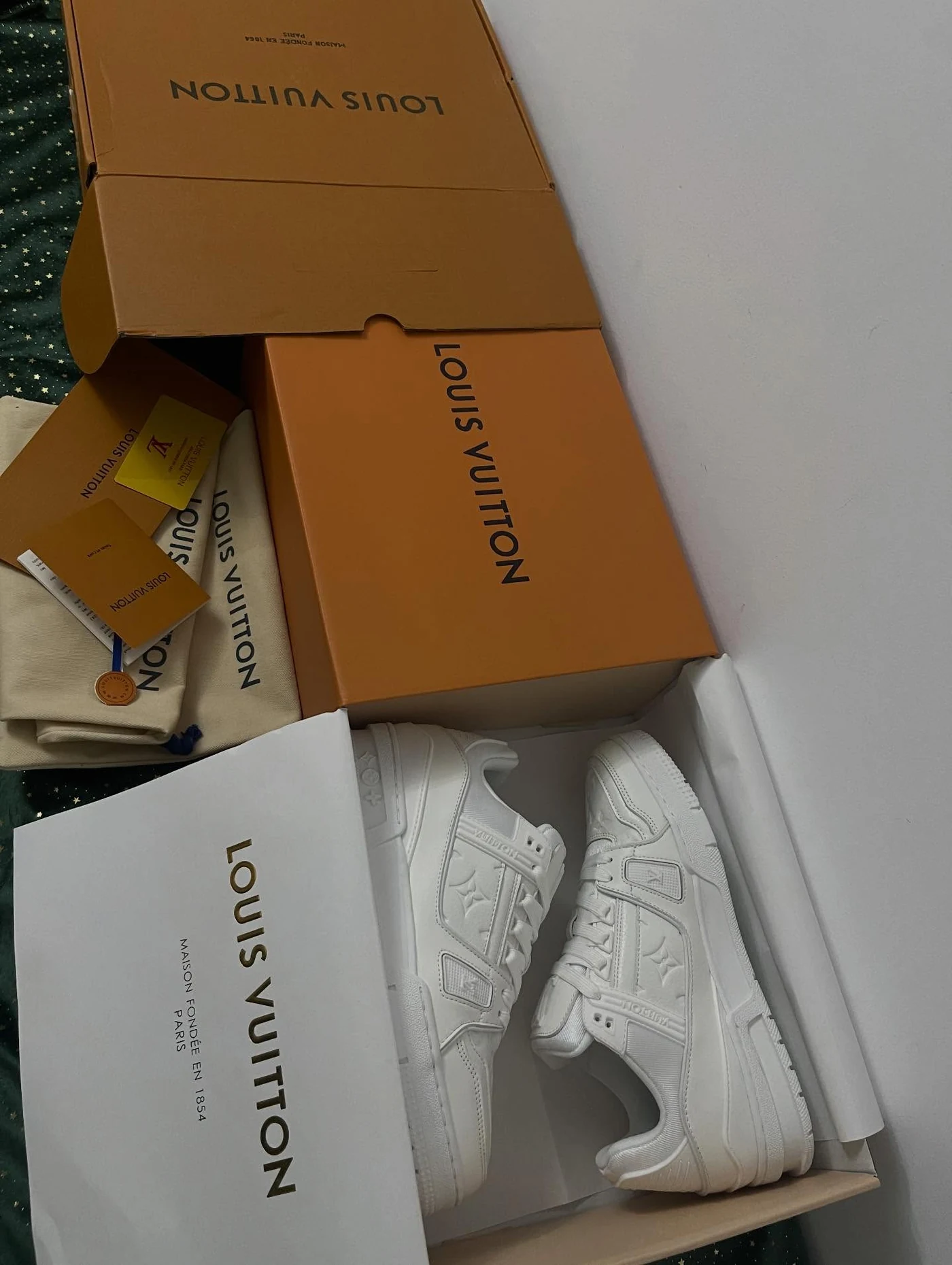 LV Trainer White, imaginea 14