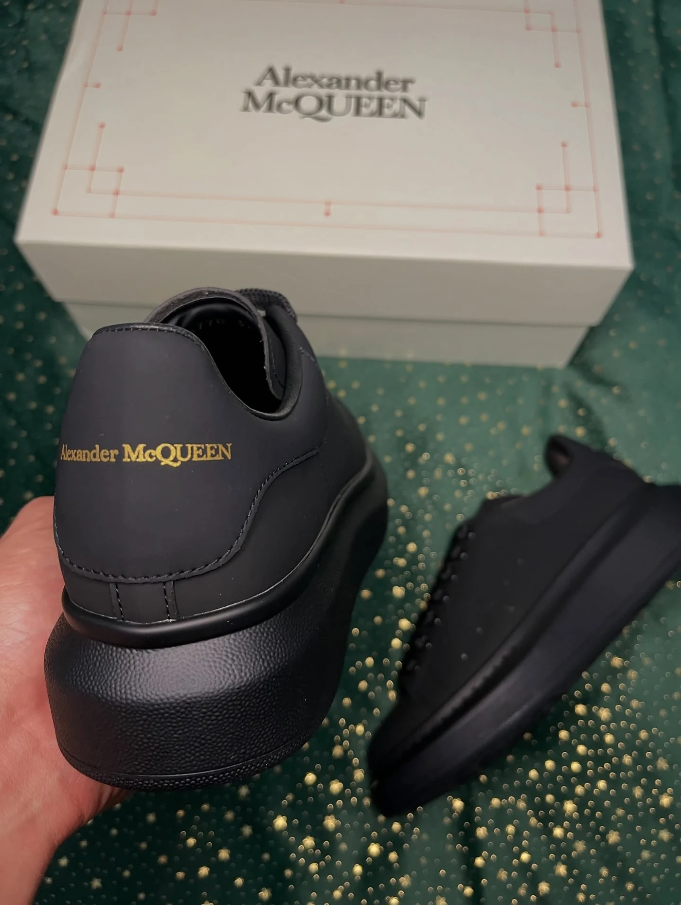 McQueen Black, imaginea 4