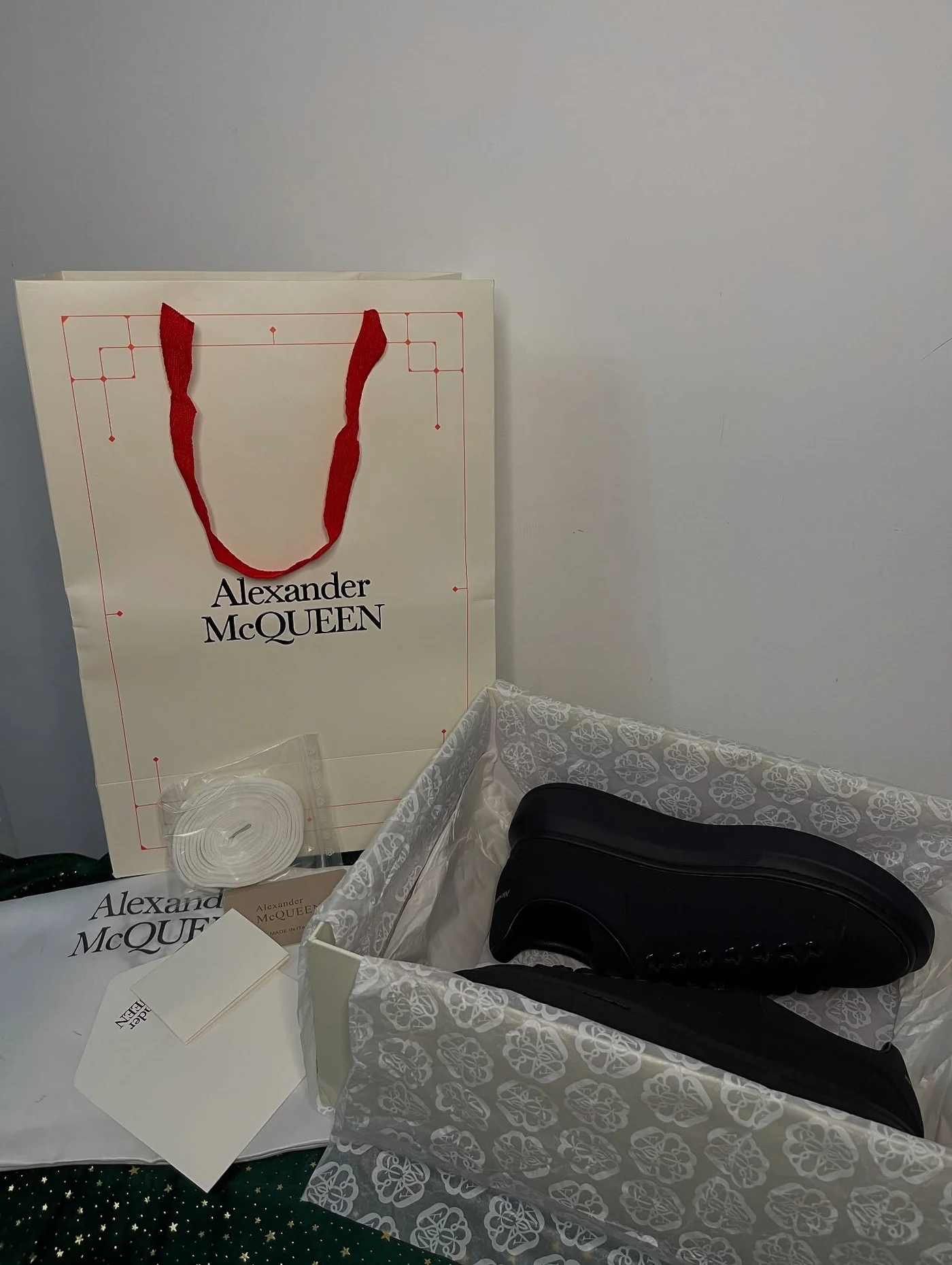 McQueen Black, imaginea 8