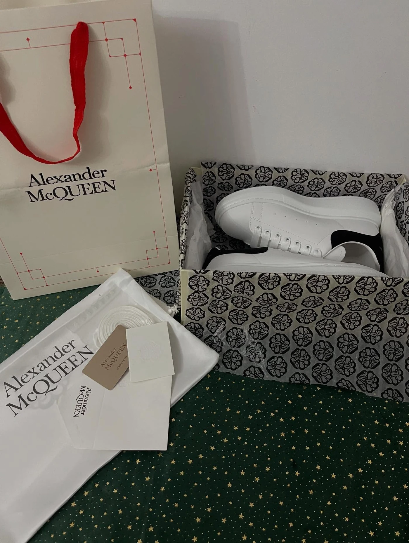 McQueen Black Velvet, imaginea 9
