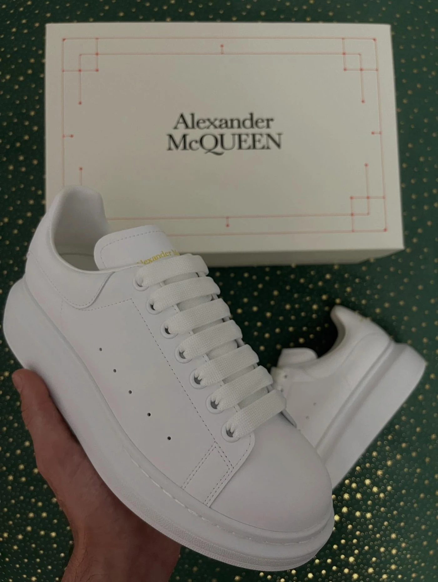 McQueen Triple White, imaginea 3