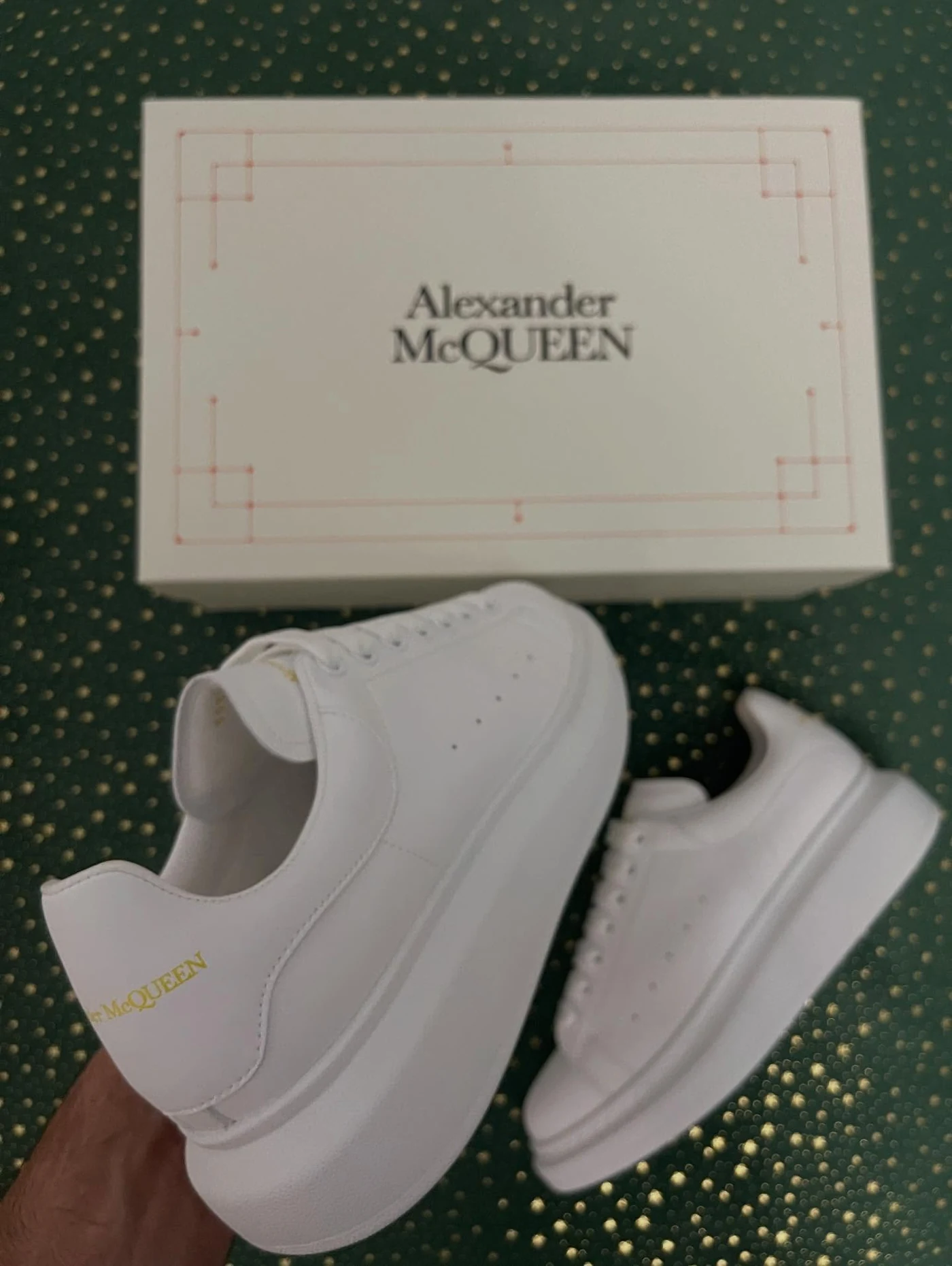 McQueen Triple White, imaginea 4