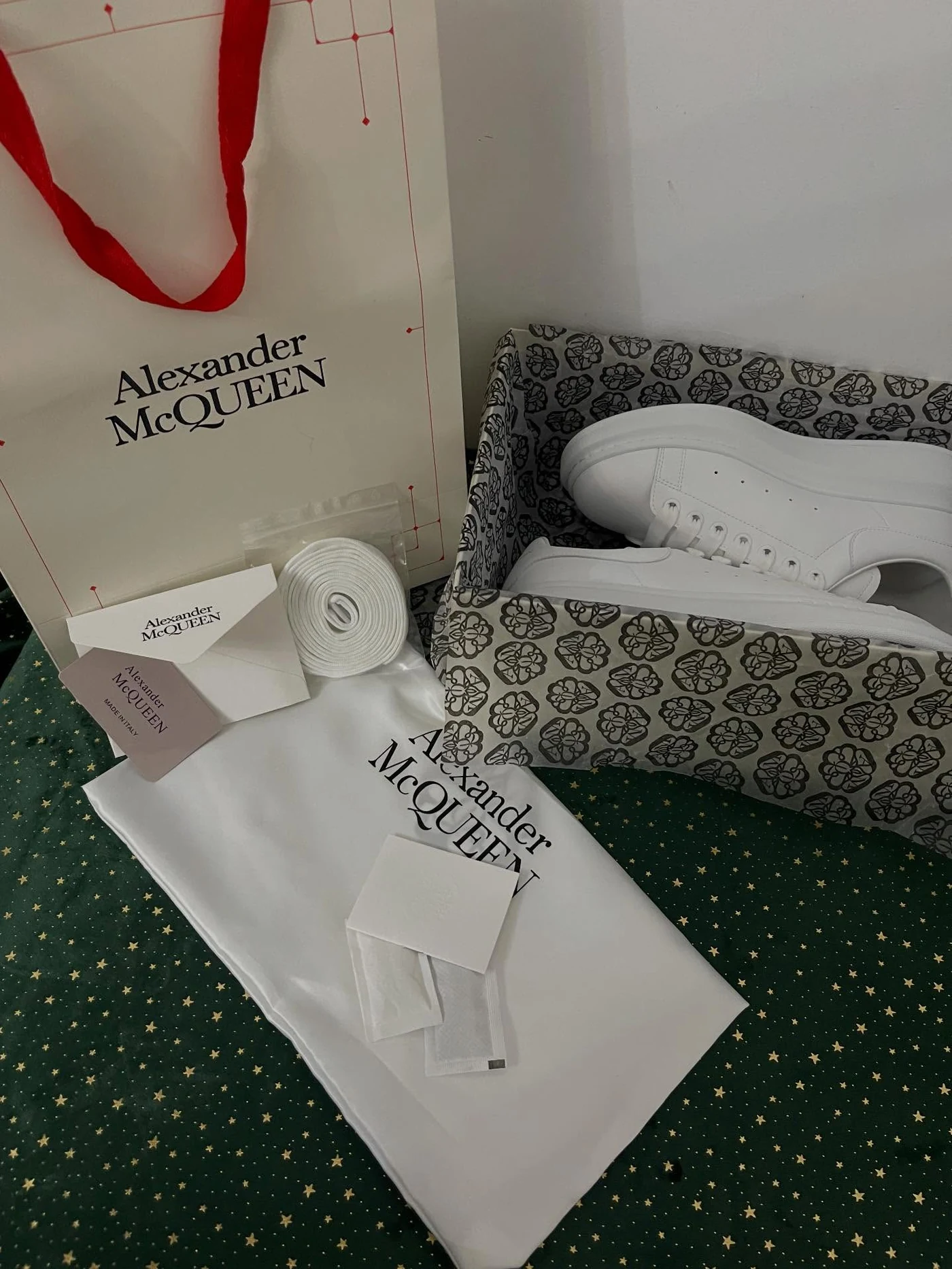 McQueen Triple White, imaginea 9